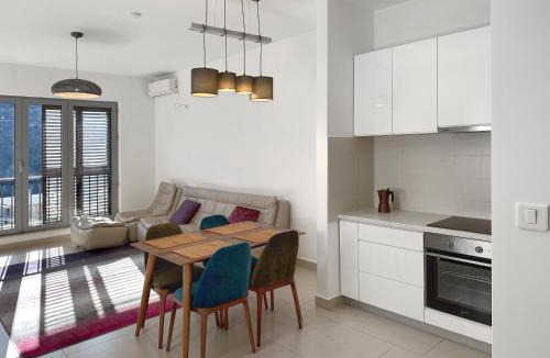 Donji Morinj Apartment | Lavander Bay E04