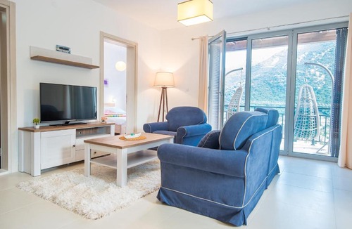 Donji Morinj Apartment | Lavender Bay Apartment