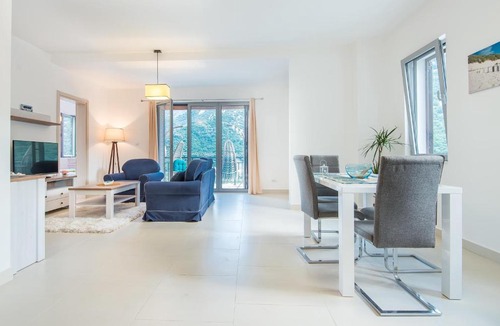 Donji Morinj Apartment | Lavender Bay Apartment