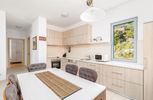 Donji Morinj Apartment | Lavender Bay Apartment C21