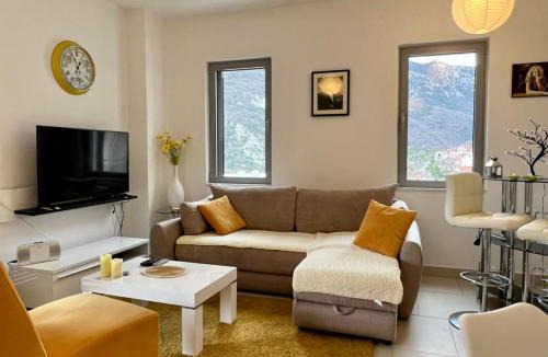 Donji Morinj Apartment | Lavender Bay Apartment C23