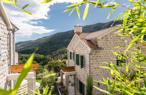 Grahovo Villa | Lavender house with shared pool