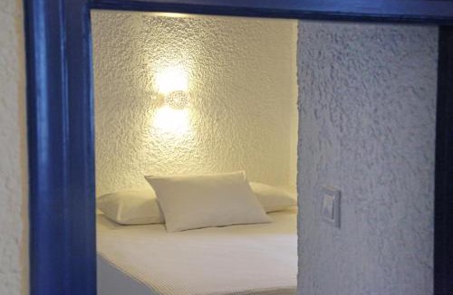 Ano Siros House | Le petit château