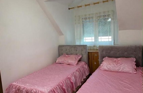 Puke Apartment | Le Toit du Ciel 2