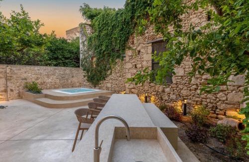 Old Town Rethymnon Villa | Lemon Garden Villa