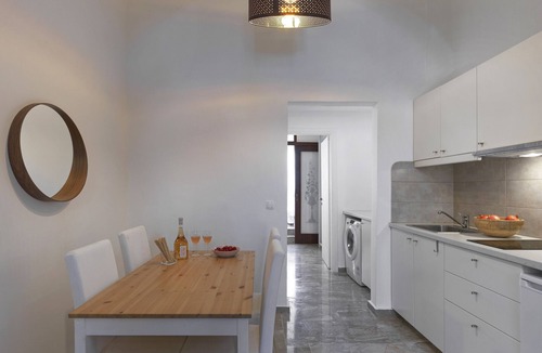 Neos Kosmos Apartment | Leontiou 22 0R · 2BDR affordable apartment with a