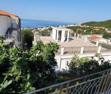 Susanj Apartment | Lep stan u mirnom okruzenju i besplatan parking