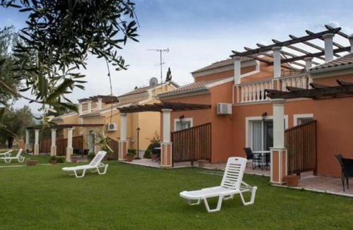 Roda Apartment | Leremo Luxury Messonete