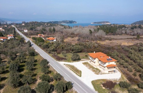 Sithonia Apartment | Les Oliviers - Connected Studios by RentalsPro