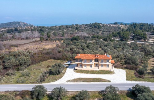 Sithonia Apartment | Les Oliviers - Connected Studios by RentalsPro