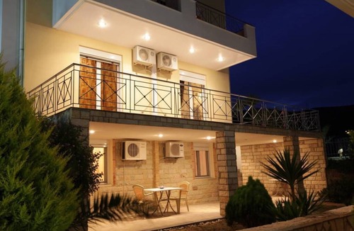 Aliverion Apartment | Life Maisonette Cozy Getaway, 5 min from the beach