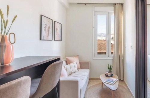 Thissio Apartment | Light-Filled, Central Athens Escape near Acropolis