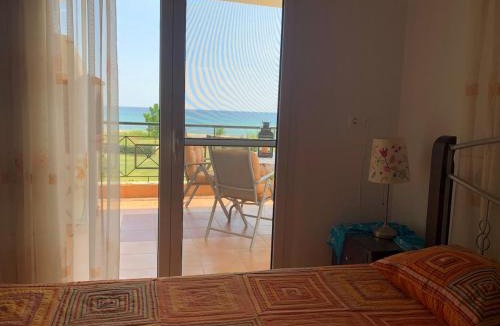 Flogita Apartment | Likastra - Apartment By The Sea - Greece