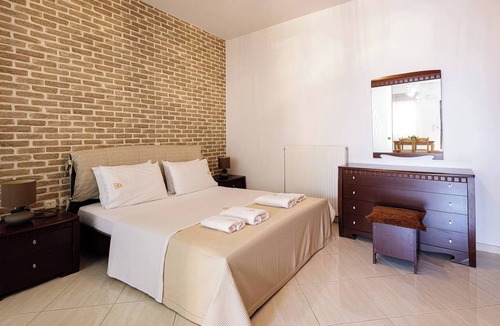 Panormos Apartment | Lili Seafront Studio with, everything in walking distance!