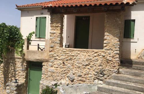 Zarakas House | Lillian's Traditional House