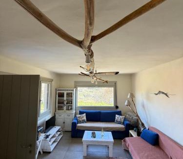 Vourkari House | Lily House