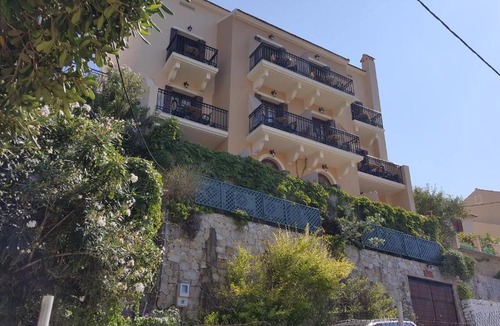 Frourion Apartment | Linardos Apartments