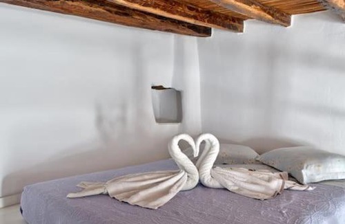 Lefkes House | Lindo House