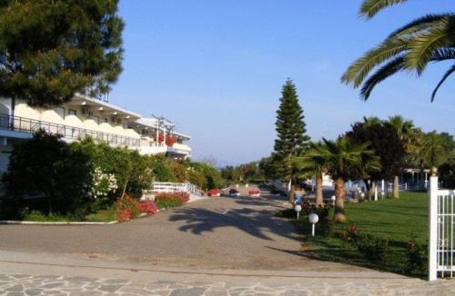 Pineios Hotel | Lintzi Hotel