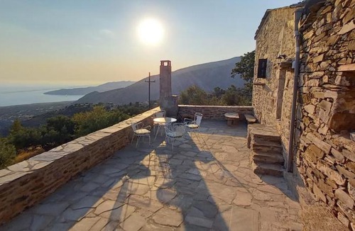 Omales House | LITHI House