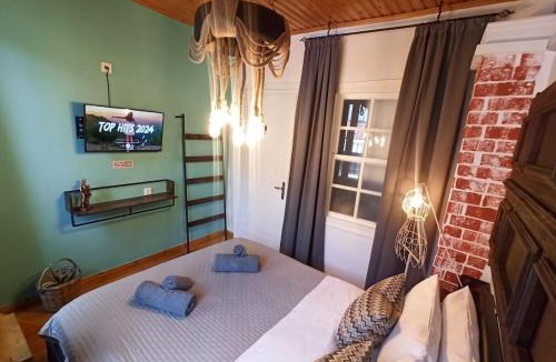 Plomari House | Little Angelo's Cottage - Greek Summer Escape