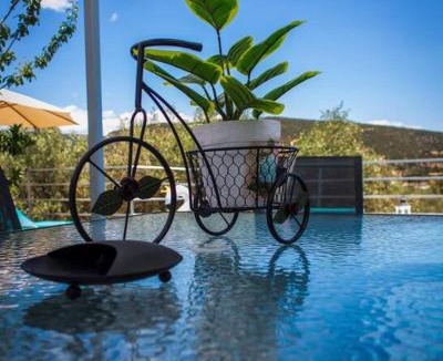 Lirkia House | Little Artemis Cozy Cottage