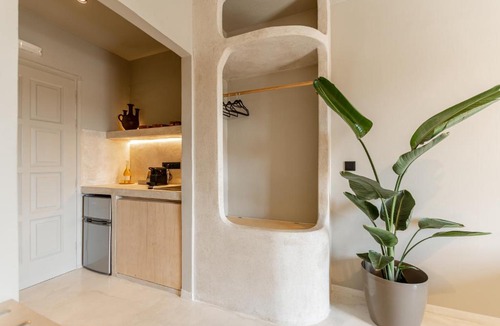 Naxos Town Apartment | Livadi Island Living