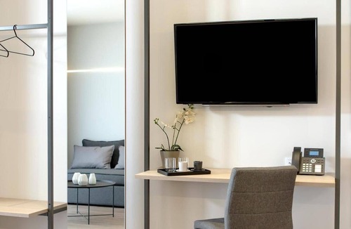 Volos City Centre House | Local Urban Living