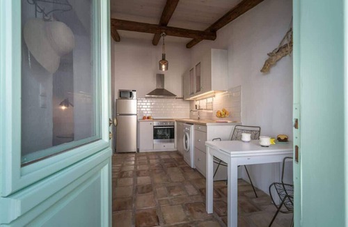Xirokastello Villa | Loft Sea-View Cottage Outdoor 6-Seat Jacuzzi