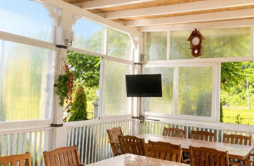 Vusanje House | Lola Guest House