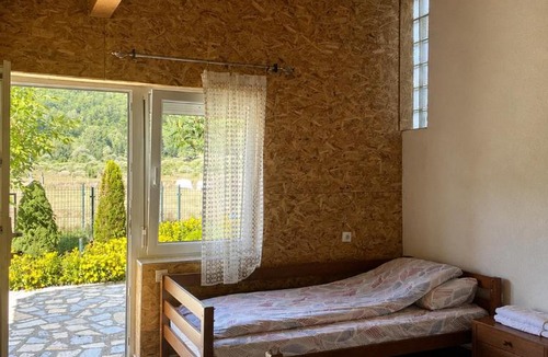 Vusanje House | Lola Guest House