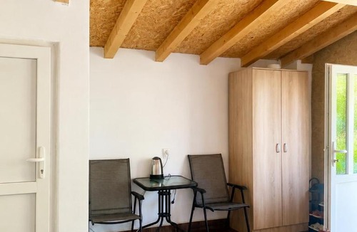 Vusanje House | Lola Guest House
