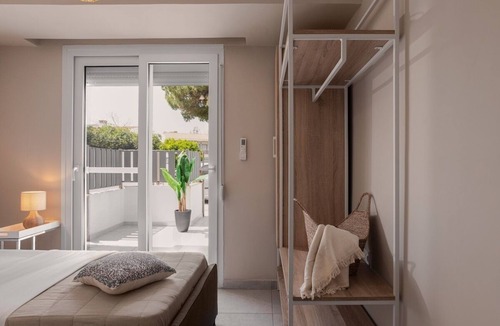 Haniotis Apartment | Long Island House - Beachfront