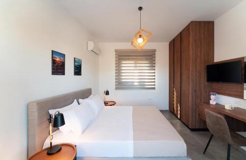 Petaloudes Apartment | Lotus Luxury Apartments