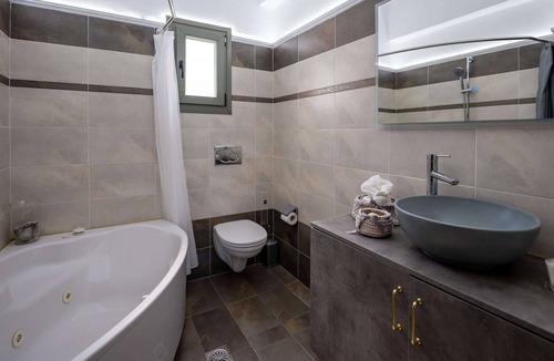 Vourvoulos Hotel | Loulaki Villas Santorini