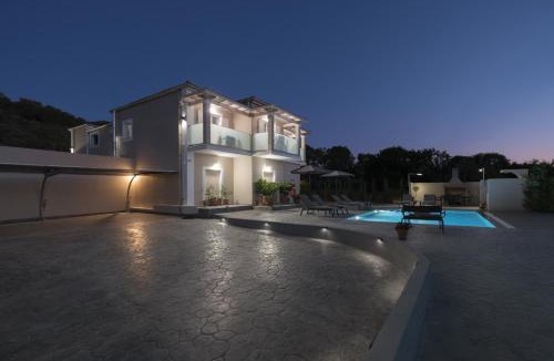 Sidari Apartment | Louvre Sidari Suite with private pool