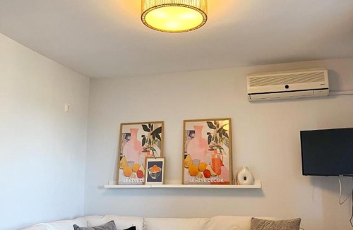Xifias House | Lovely 1-bedroom apartment in front of sandy beach