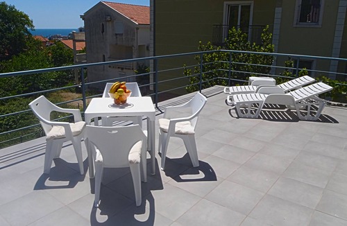 Lazi Condo | Lovely 1BR flat w/panoramic terrace over Budva Bay