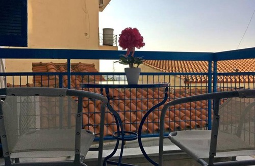Ano Poli Apartment | Lovely and sunny downtown apartment (Old Town)