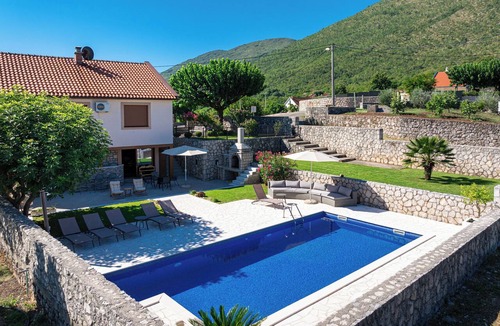 Danilovgrad Municipality Apartment | Luna Apartment w/private pool Nestled In Nature