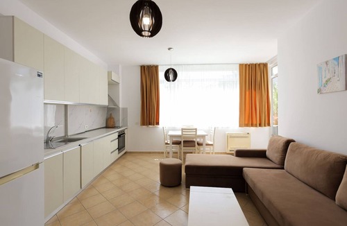 Ishem Apartment | Lura Apartment 05 in Plazhi San Pietro