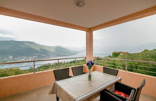 Klinci Apartment | Lustica Apartment with pool & amazing view