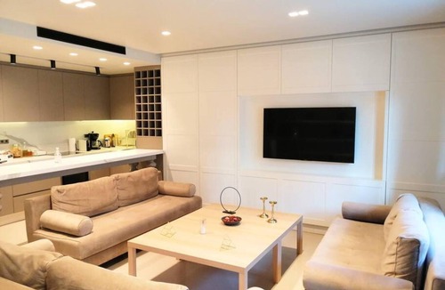 Thissio Apartment | Luxurious Apartment in Acropolis