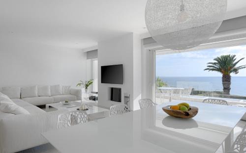 Kropia Villa | Luxurious Beachfront Villa Maira
