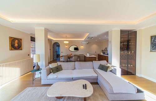 Seoca Villa | Luxurious Pool Side Villa by the sea