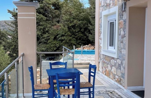 Karlovassi House | Luxurious Villa Elise with infinity pool and sensational Aegean Sea views