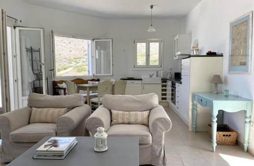 Delfini Villa | Luxurious Villa on the famous glp cat sanctuary