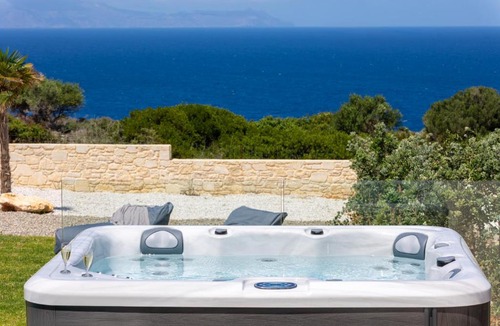 Chania Villa | Luxurious Villas Rocca Blanco 1 & 2