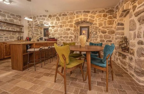 Kotor Villa | Luxurious Waterfront Three- Bedroom Villa in Muo