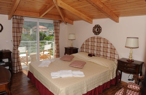 Episkopos Apartment | Luxurius boutique hotel with direct access to the sea